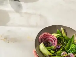 535 Goldesse Lifestyle1 RGB 515X800 220625 copy 1 uai